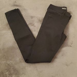 Black skinny jeans new w/o tag